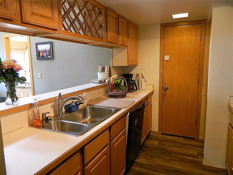 1650 Lakeview Ter #E-301 — Photo 2