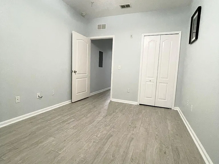 Second bedroom. Options for furniture available.