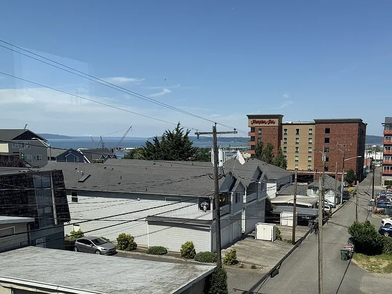 Belmont - 13 Unit — Photo 4