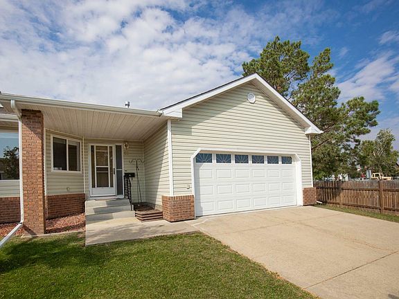 2nd image of 56-2816 Botterill Cres #56