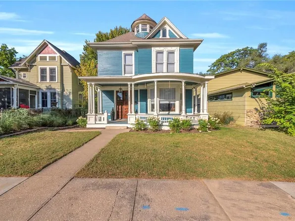 1028 5th Ave, Leavenworth, KS 66048