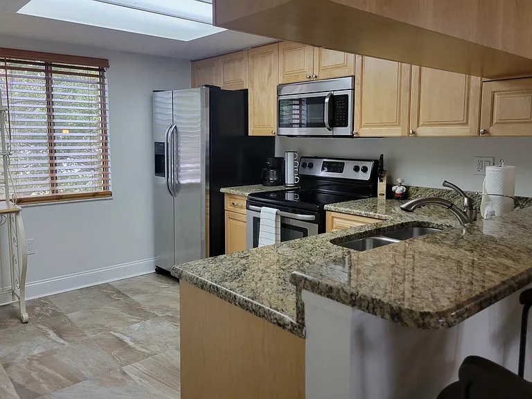 130 Cypress Ct — Photo 6