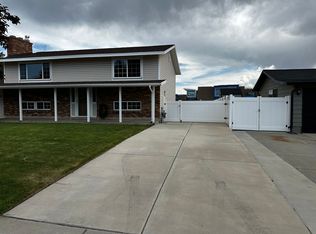 1102 E Sleepy Hollow Ln, Sandy, UT 84094