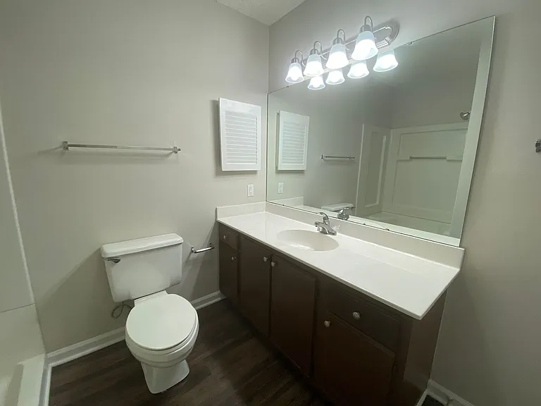 Meridian Park Apartments — Photo 153