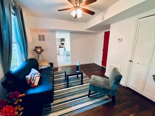 3801 Greenmount Ave — Photo 3