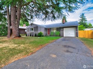 15633 18th Ave SW, Seattle, WA 98166