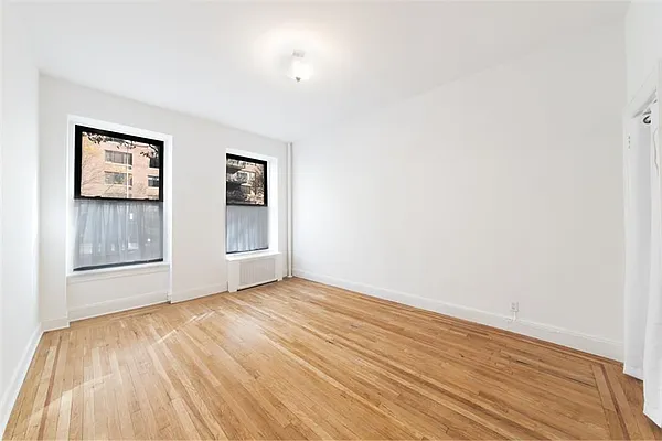 Sold by R New York | media 2