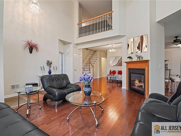 3rd image of 2304 Schindler Dr