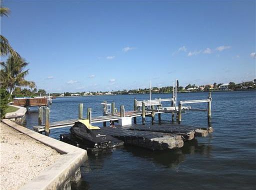 3rd image of 11680 Lake Shore Pl