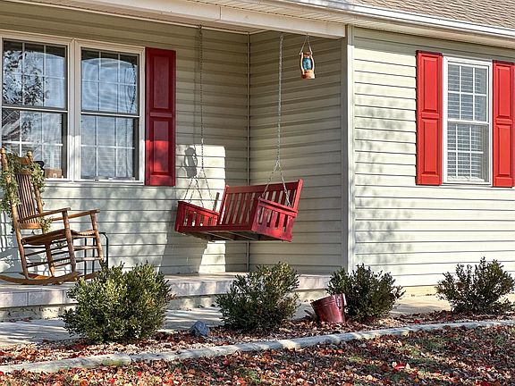 5th image of 72 Brendan Ln