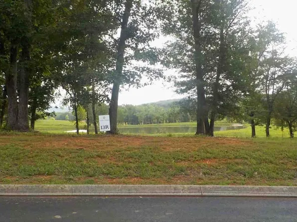 201 Clubhouse Dr, Jasper, TN 37347