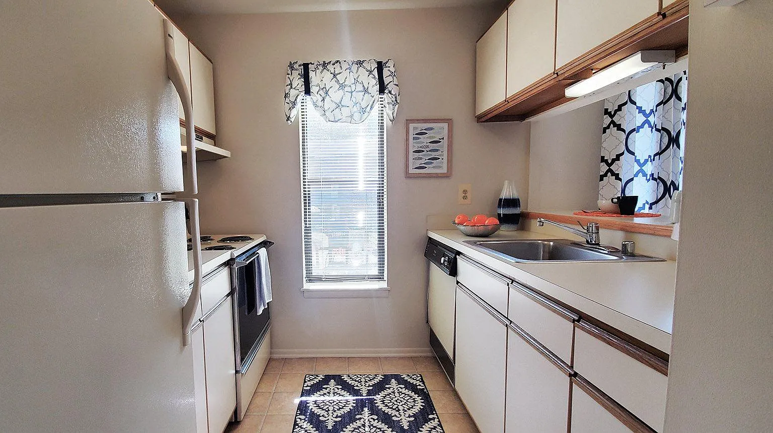 Mountain Ridge Apartments — Photo 3