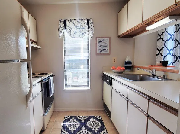 Mountain Ridge Apartments, 299 Snow Cap Ct, Glen Burnie, MD 21061