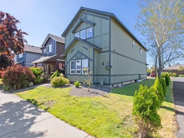 2420 NW Dogwood Ave, Redmond, OR 97756