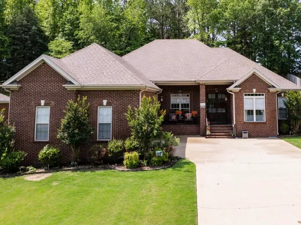 390 Koger St, Killen, AL 35645