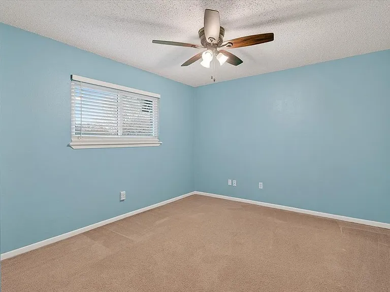 4026 Northwood Dr — Photo 26