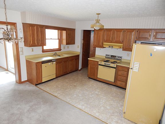 5th image of 3703 Baymeadow Dr