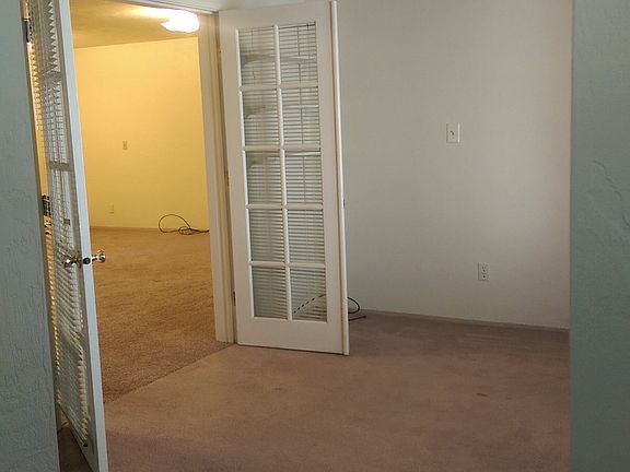 2nd image of 1135 & 1/2 Mill St