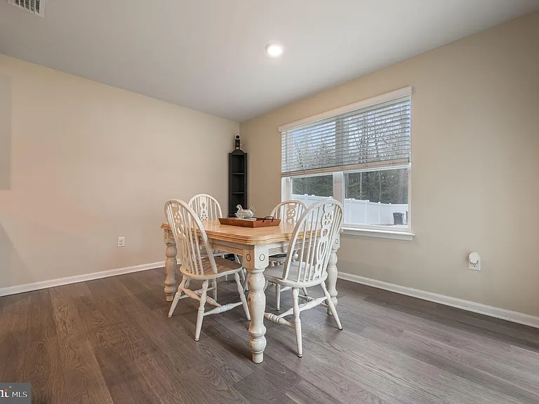 504 Currant Cir — Photo 7