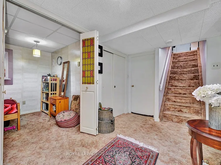1233 Cheverton Ave — Photo 28