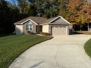 126 W Gump Rd, Fort Wayne, IN 46845