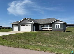 104 Caleb Ct, Parker, SD 57053