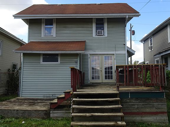 3rd image of 180 Chicago Ave