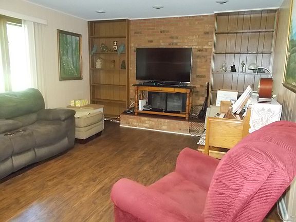 4th image of 8405 W Red Bud Ln