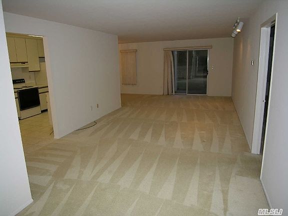 5th image of 414 Elton Ct E
