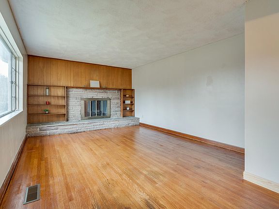 3rd image of 408 Greenfield Pl