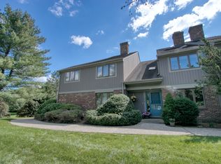 101 Storms Dr, Mahwah, NJ 07430