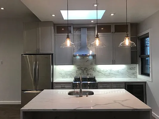 Rented by Paramount Realty Management | media 26