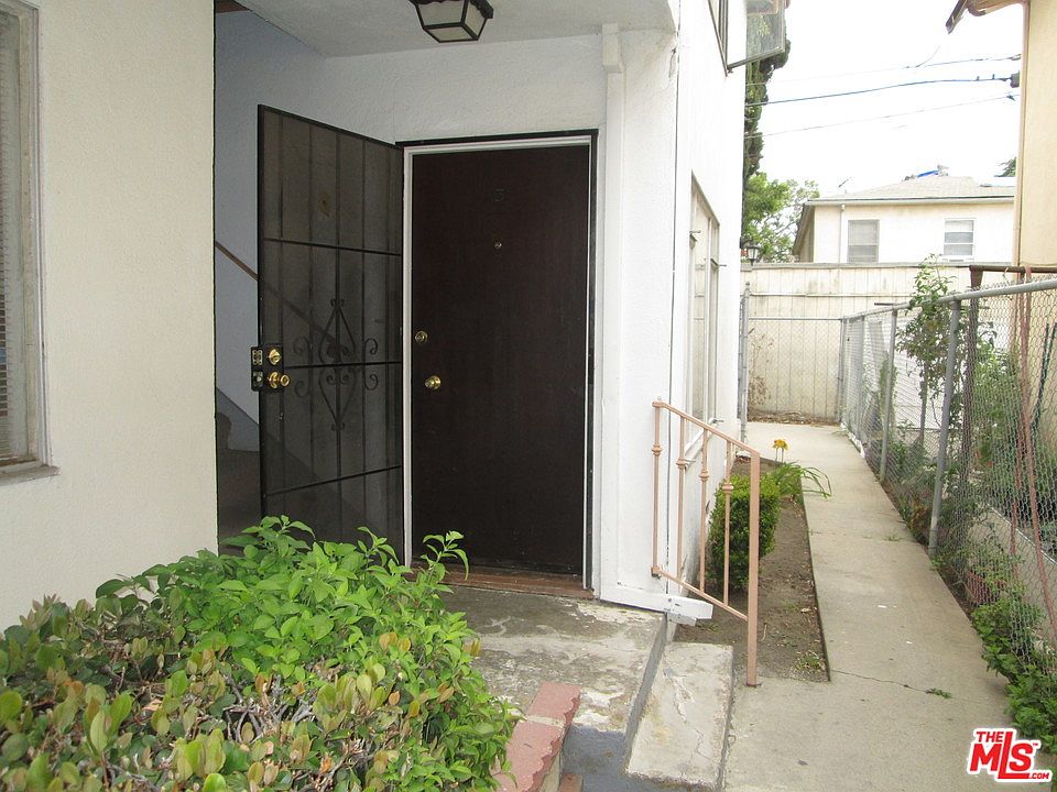 1st image of 1128 S Holt Ave
