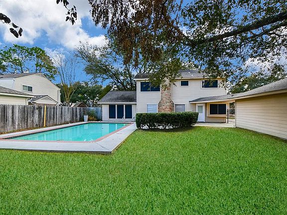 3rd image of 16387 Havenpark Dr