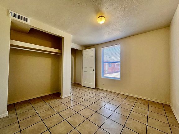 5th image of 516 Candelaria Rd NW #C