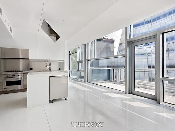 2nd image of 100 11th Ave APT 7C