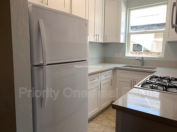 4th image of 2954 Webster Ave