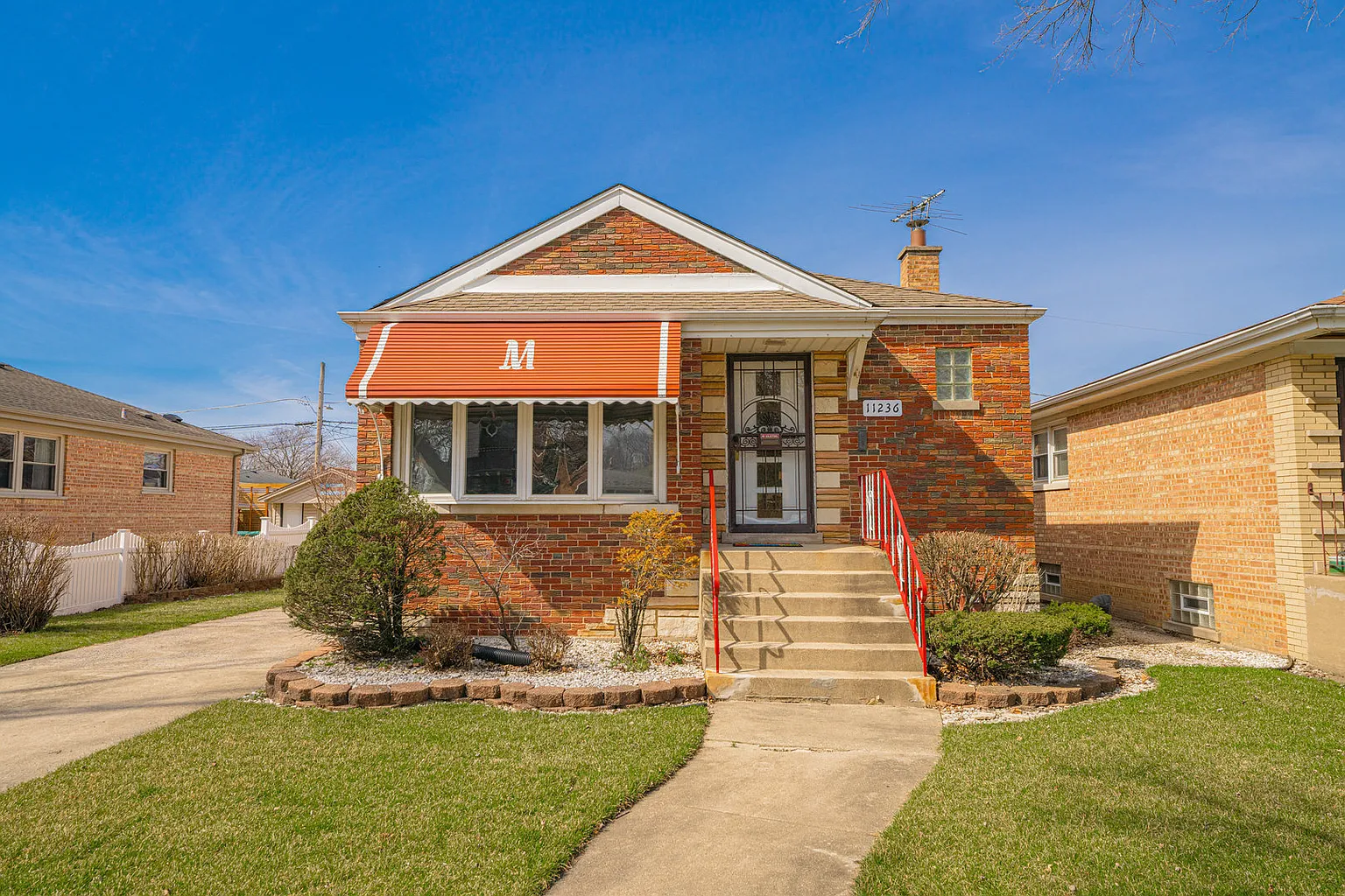11236 S Albany Ave photo 1