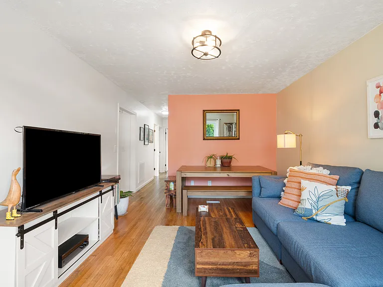 105 Hartmans Mill Rd — Photo 5