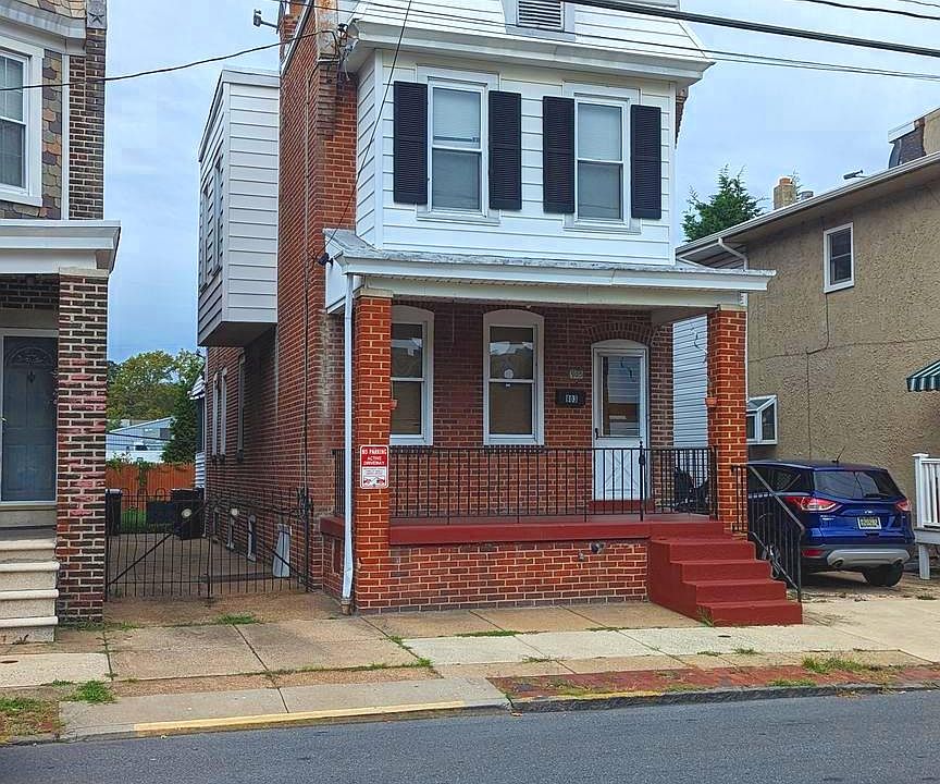 1st image of 903 N Lincoln St