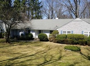 91 Harbor Acres Rd, Pt Washington, NY 11050