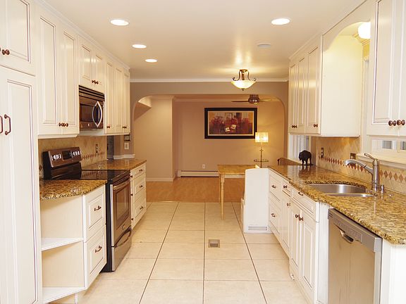5th image of 13144 W 30th Dr