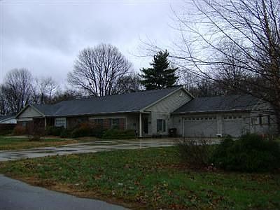 2nd image of 585 Country Club Dr