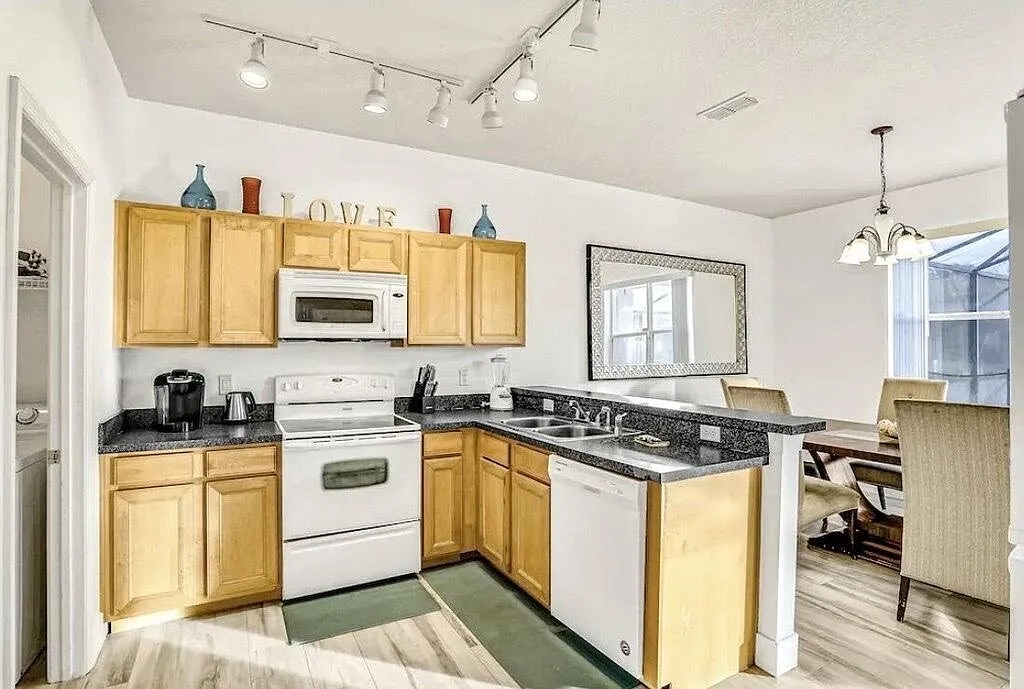 Sandy Ridge Dr, Davenport — Photo 1