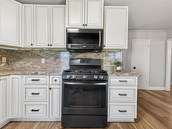 4th image of 13914 Catina Ln