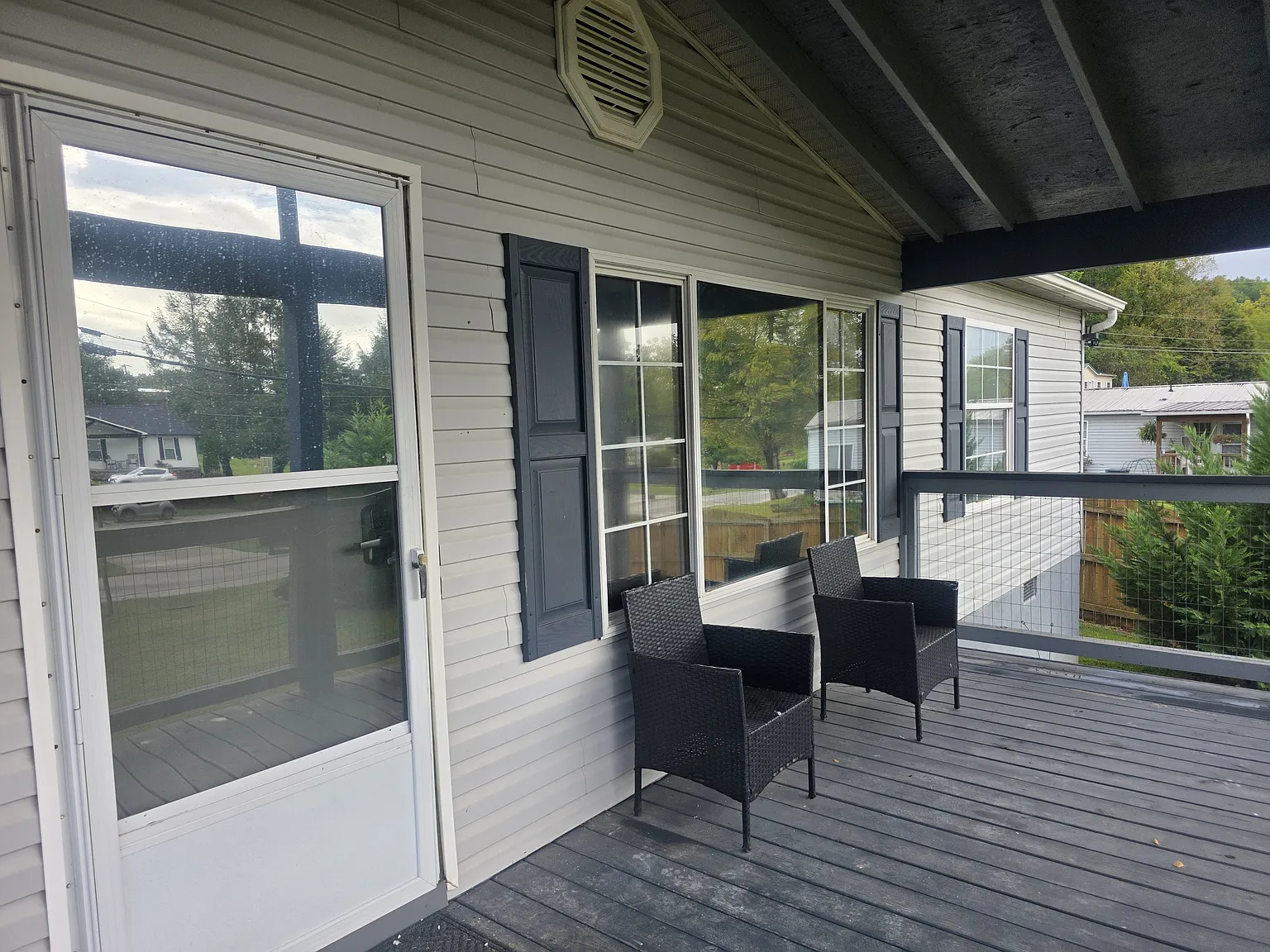 2 bed, 1300 sqft, $850 — Photo 2