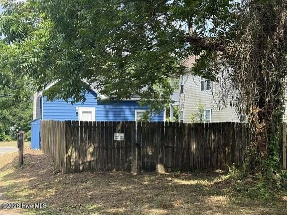 5th image of 208 S 9th Street