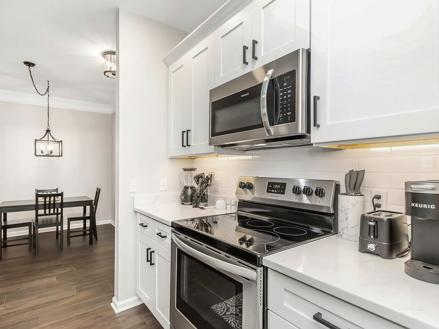 2 bed, 1242 sqft, $2,550 — Photo 2