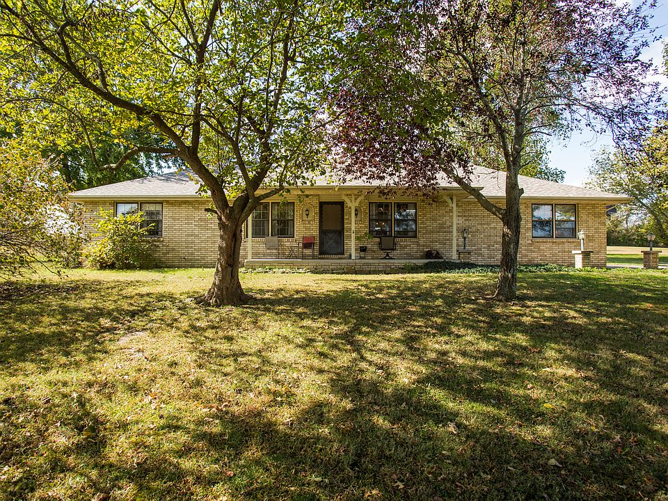 1st image of 8425 N Meadow Lake Dr