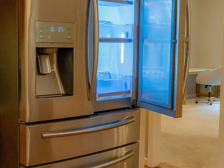 8401 Kennedy Dr — Photo 100